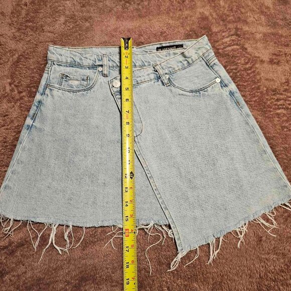 BlankNYC Asymmetrical Distressed Raw Frayed Hem Denim Mini Jean Skirt - Picture 12 of 14